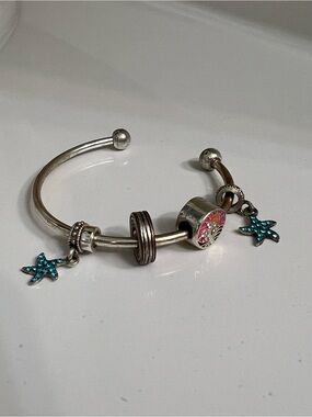 Charm bracelet with beads